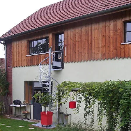 Wooden House In Quirin With Nordic Bath